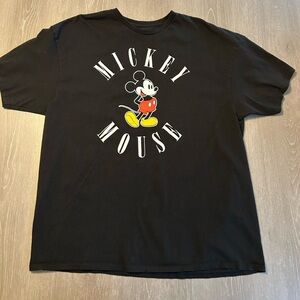 Disney Mickey Mouse Shirt Men’s Size XXL Black T-Shirt Short Sleeves Never Worn.